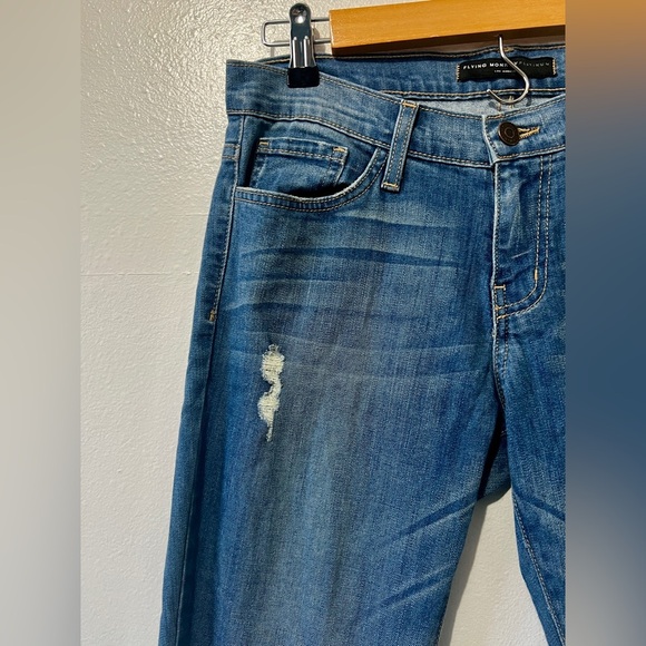 Flying Monkey Lightly Distressed Skinny Jean - Size 25 (Fits like a 29) - Picture 7 of 11